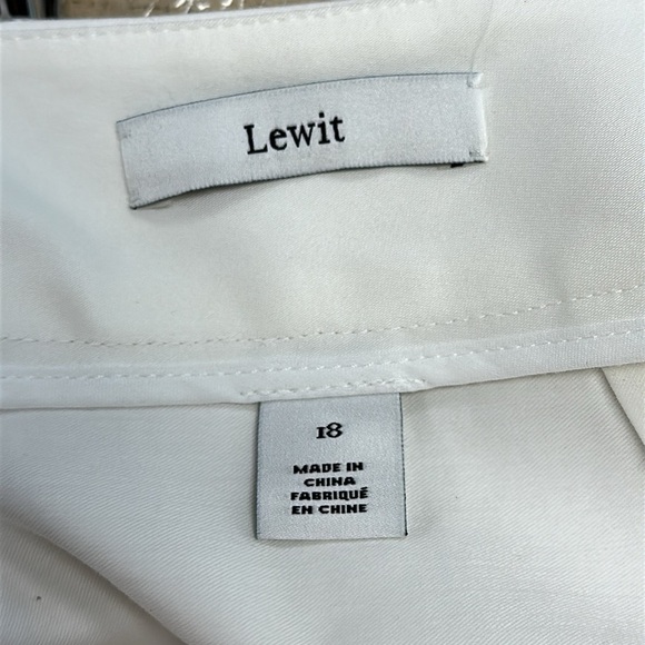 LEWIT L30725 Women's White Button Detail Cotton Stretch Crop Pants Size - Picture 6 of 9